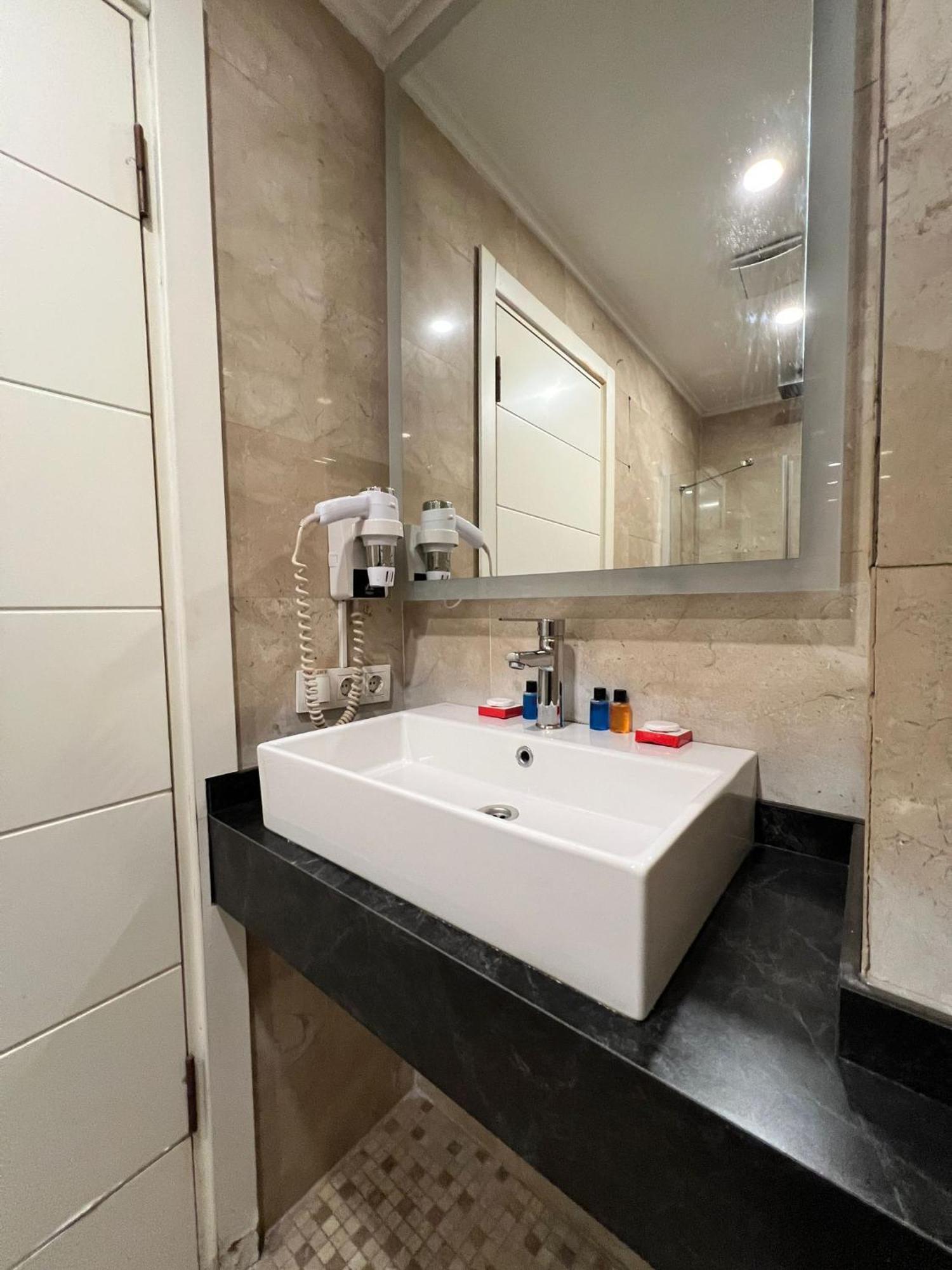 Le Marde Hotel Istanbul Eksteriør billede